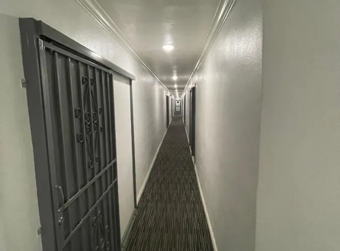 El Patio Hotel